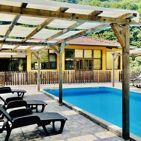 Family Sport Guest House * Beli Osŭm